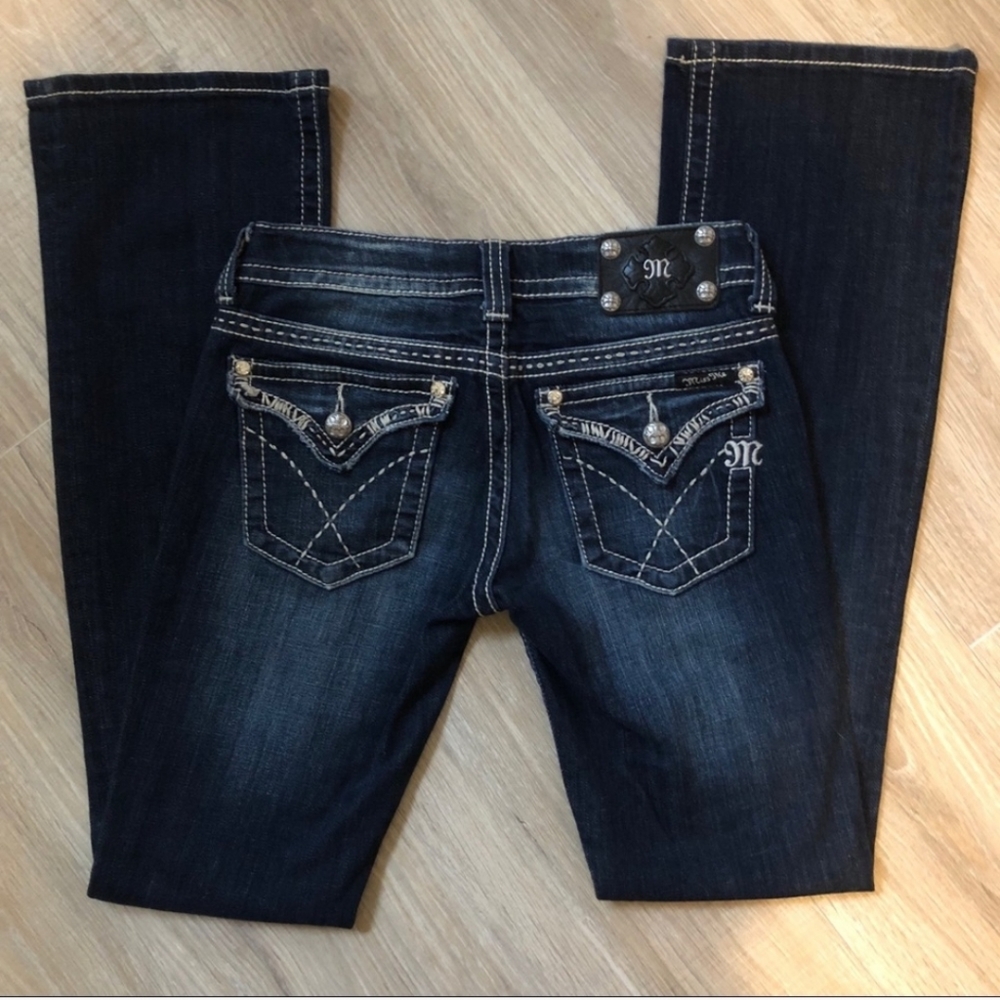 Miss Me Distressed Denim. Bootcut. 26.